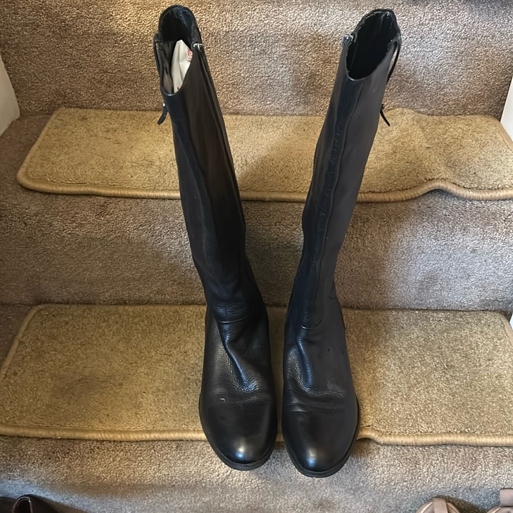 CROWN Vintage-TALL NICE BLACK LEATHER BOOTS!